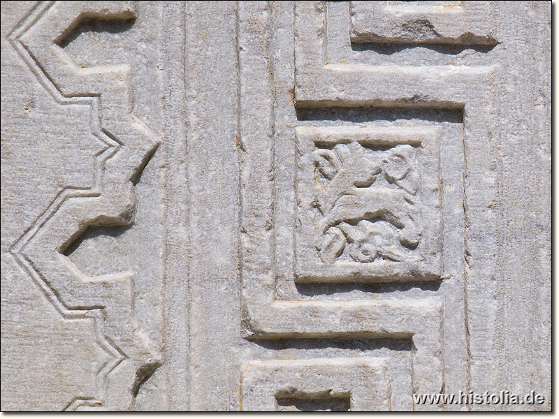 Karawanserei Ak-Han in Phrygien - Verzierungen des Haupt-Eingangsportals mit Symbolen aus dem Tierkreiszeichen