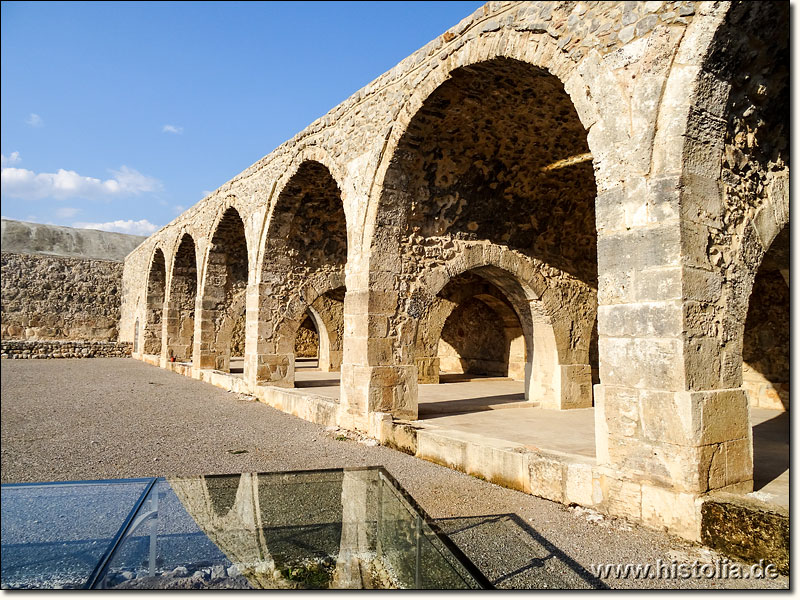 Karawanserei Kirkgöz-Han in Pisidien - offenes Gewölbe auf der Ostseite