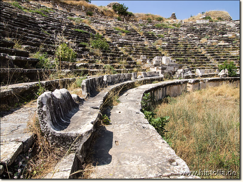 Aphrodisias in Karien - Sitzreihen, Treppen und Treppenstufen im großen Theater von Aphrodisias