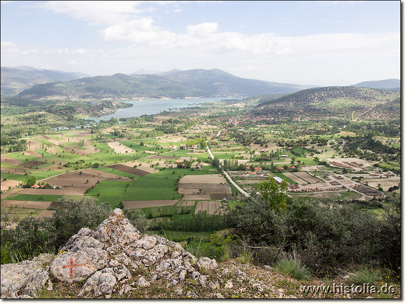 Bubon in Karien - Blick von der Spitze des Hügels auf den türkischen Ort 'Ibecik'