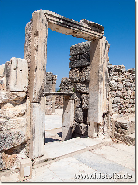 Ephesos in Karien - Zugangtor und Eingangsbereich zu den s.g. Scholastica-Bädern und den Latrinen von Ephesos