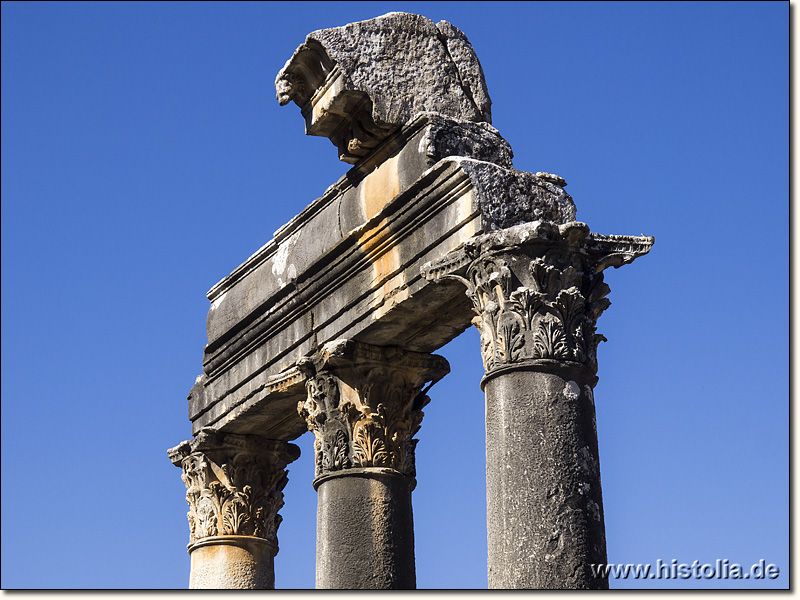 Euromos in Karien - Säulenreihe des Zeus-Tempels von Euromos