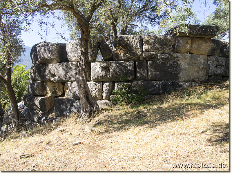 Euromos in Karien - Wachturm in der Stadtmauer zwischen Theater und Zeus-Tempel