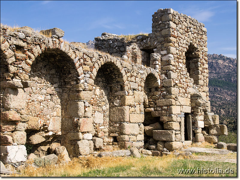 Herakleia Latmos in Karien - Mauern der byzantinischen Festung auf der Landzunge südlich von Herakleia Latmos