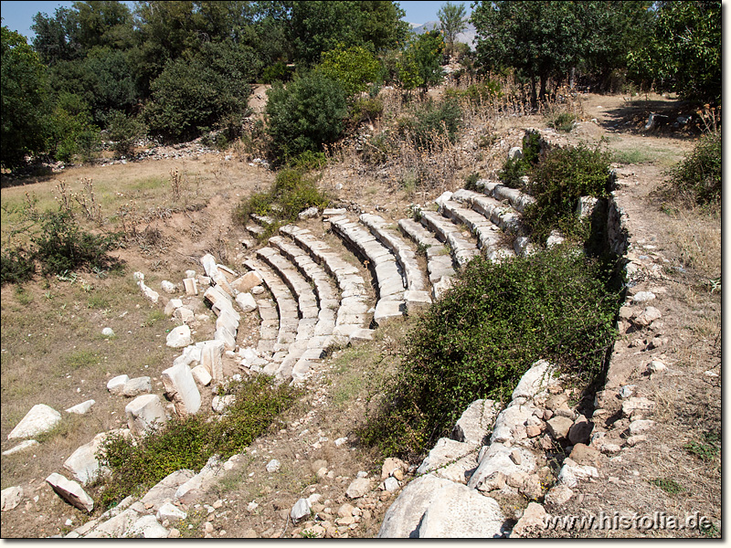 Herakleia Salbake in Karien - Sitzstufen im antiken Theater von Herakleia Salbake