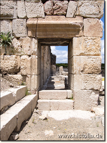 Kibyra in Karien - Durchgang an der Frontseite des Odeons von Kibyra