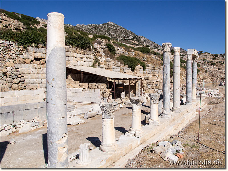Knidos in Karien - Stoa und Geschäfte auf der Nordseite der großen Agora von Knidos
