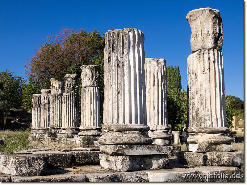 Lagina in Karien - Säulenreihe des Hekate-Tempels von Lagina