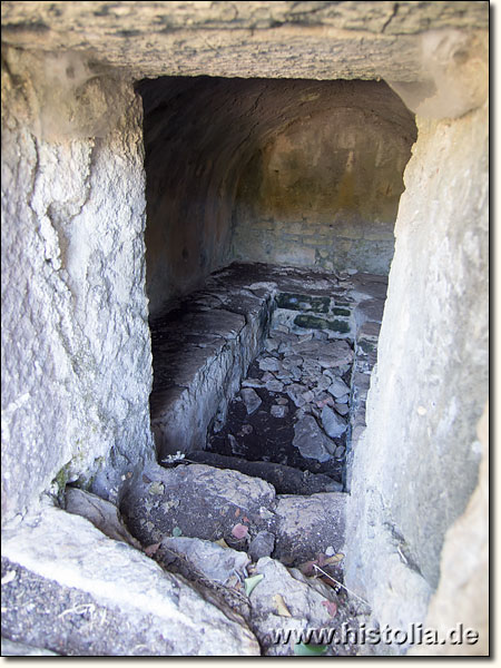 Lydae in Karien - Blick in eine Grabkammer im 'Untergeschoß' eines monumentalen Grabhauses