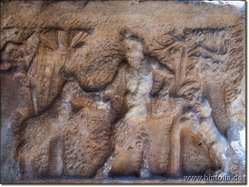 Nysa in Karien - Hochwertige Reliefs, die das Bühnenhaus des großen Theaters von Nysa schmückten