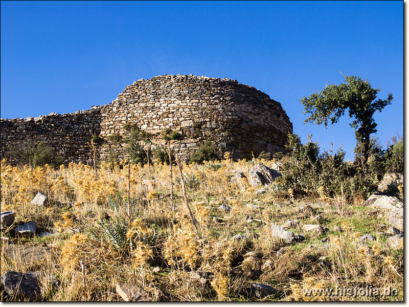 Priene in Karien - Wehrmauer und Wachturm auf der Akropolisfestung von Priene