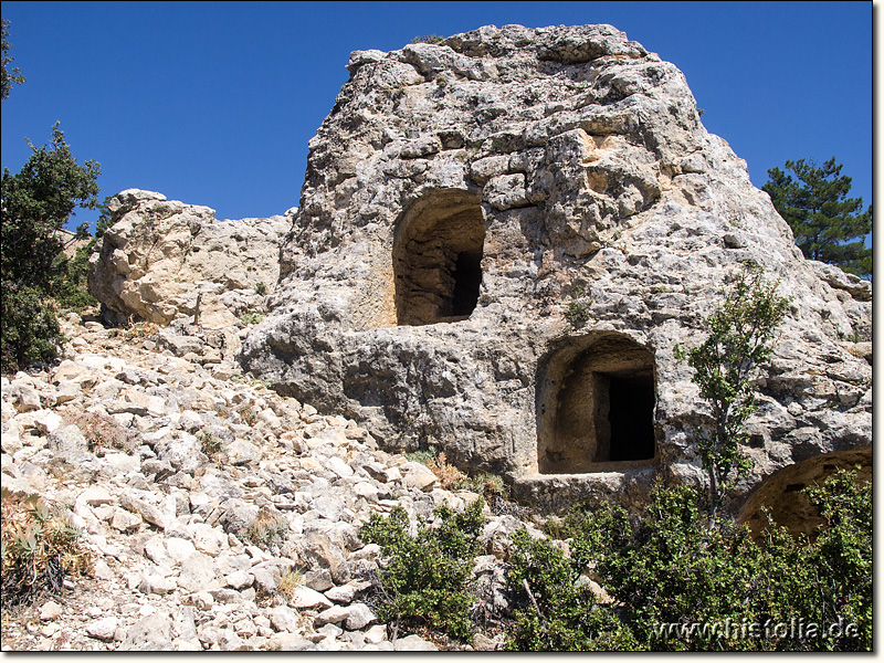 Alaoda in Kilikien - Felskammergräber in der Ost-Nekropole von Alaoda