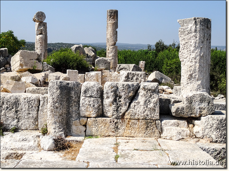 Elaiussa-Sebaste in Kilikien - Erst römischer Tempel, dann byzantinische Kirche. Ruine im Süden der Stadt