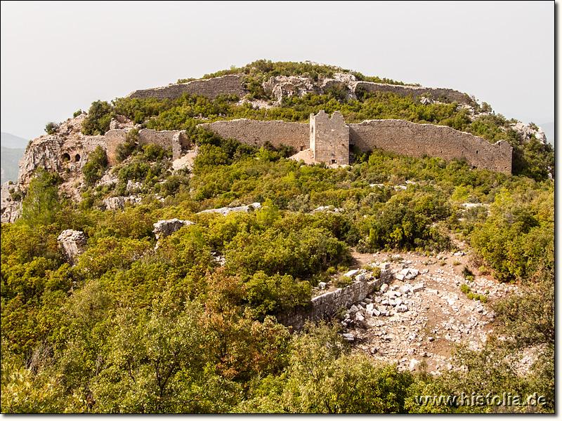 Lamos in Kilikien - Äußere und innere Befestigungsmauer von Lamos, Blick nach Westen