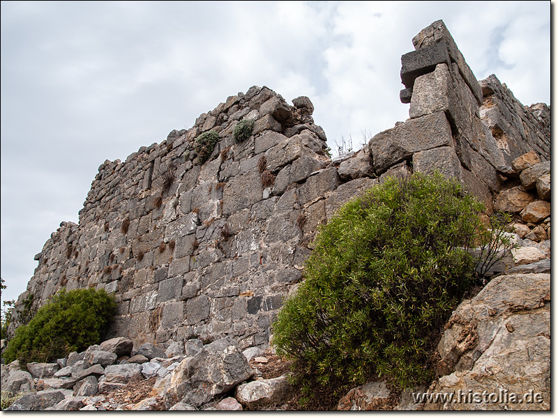 Lamos in Kilikien - Gebäude auf der Akropolis nahe der inneren Befestigungsmauer