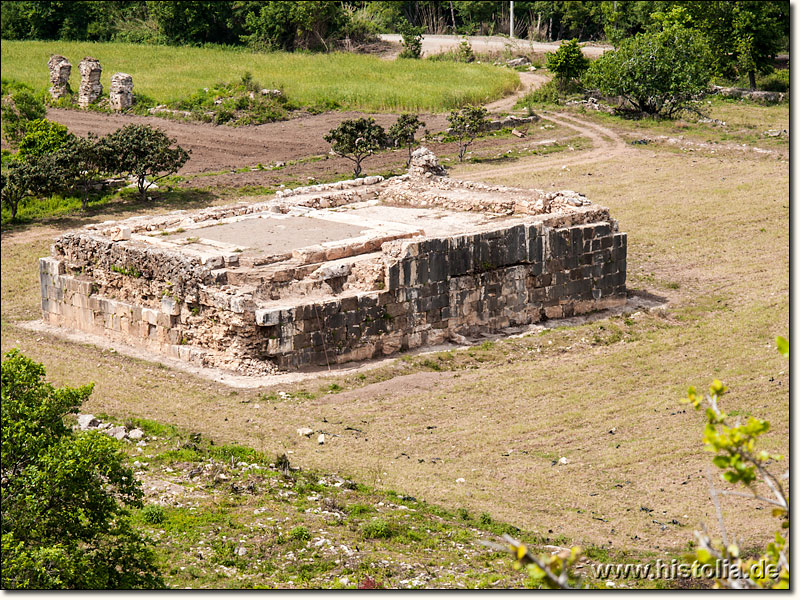 Selinus in Kilikien - seldschuksche Karawanserei aus/auf Trajan-Kenotaph erbaut