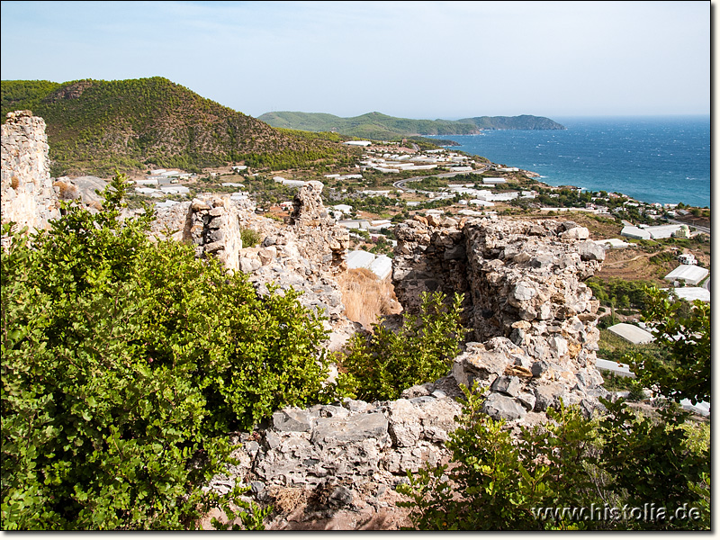 Softa-Kalesi in Kilikien - Blick über das Ostende der Festung über die kilikische Küste