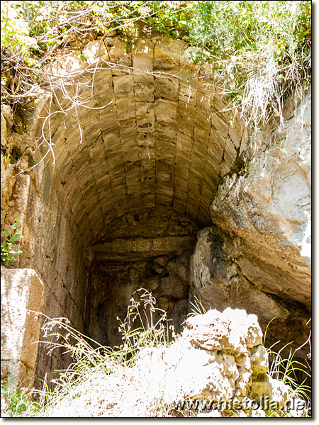 Syedra in Kilikien - Vermauerung der 'Quellhöhle'
