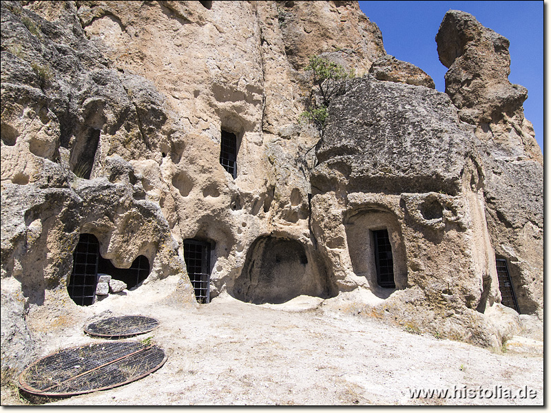 Kilistra in Lykaonien - Die nördlichen Klippen von Kilistra; auch mit Wohnhöhlen