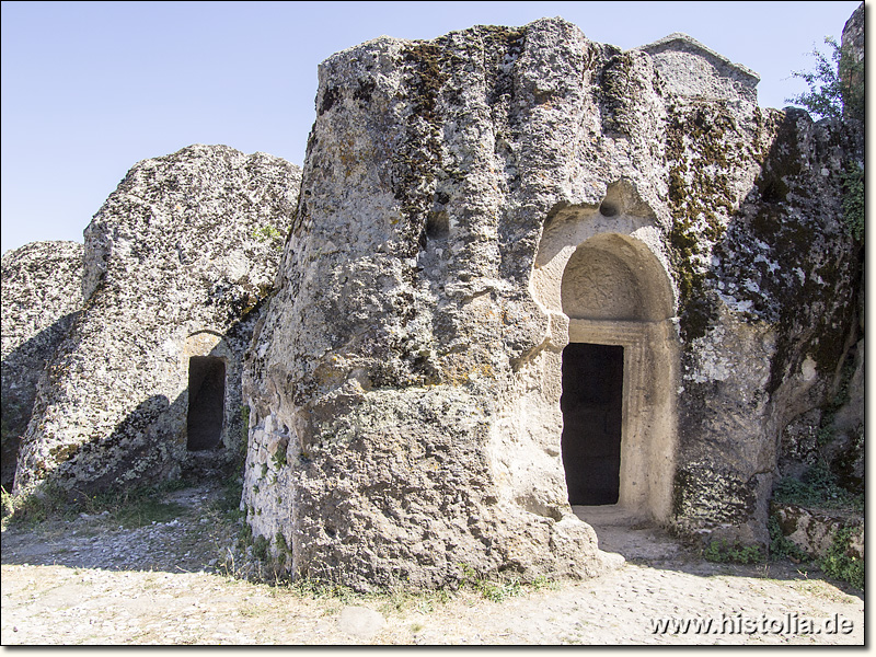 Kilistra in Lykaonien - Wohnräume neben der kleinen Kirche von Kilistra aus dem weichen Fels geschlagen