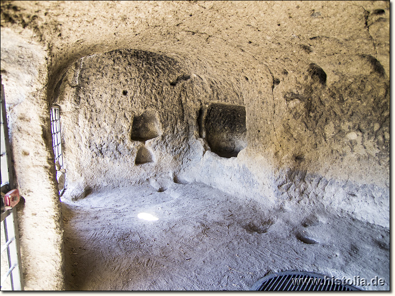 Kilistra in Lykaonien - Eine Wohnhöhle in den nördlichen Felsklippen von Kilistra