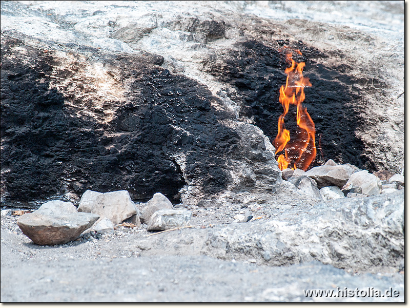 Chimera in Lykien - Eine der vielen 'ewigen', von Erdgas gespeißten Flammen der Chimera