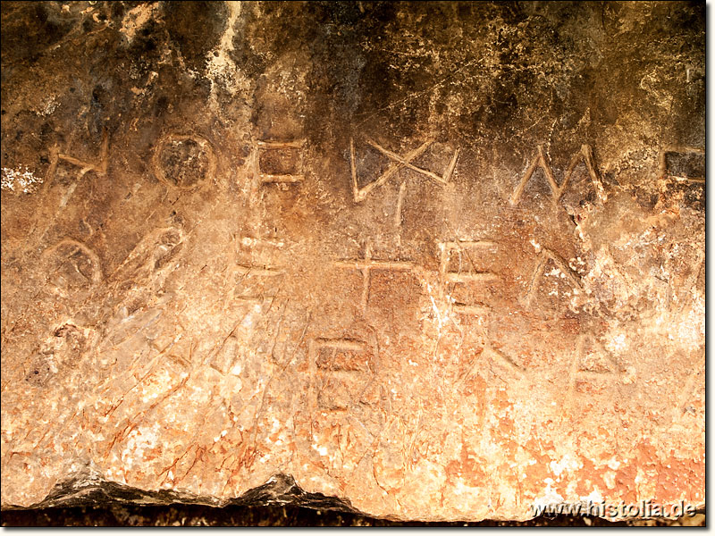 Isinda in Lykien - Lykische Inschrift im Garten eines Wohnhauses in Belenli