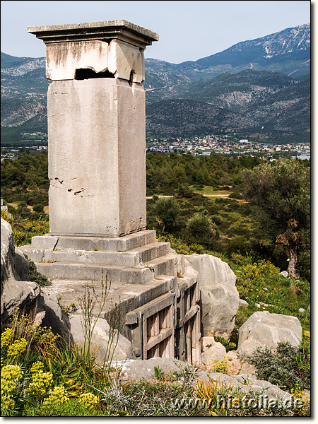 Xanthos in Lykien - Pfeilergrab auf dem östlichen Akropolishügel