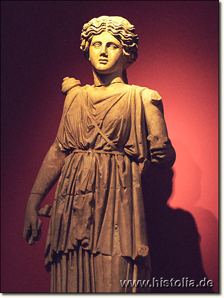 Museum von Antalya - Statue der Artemis aus Perge (2. Jh.n.Chr.)