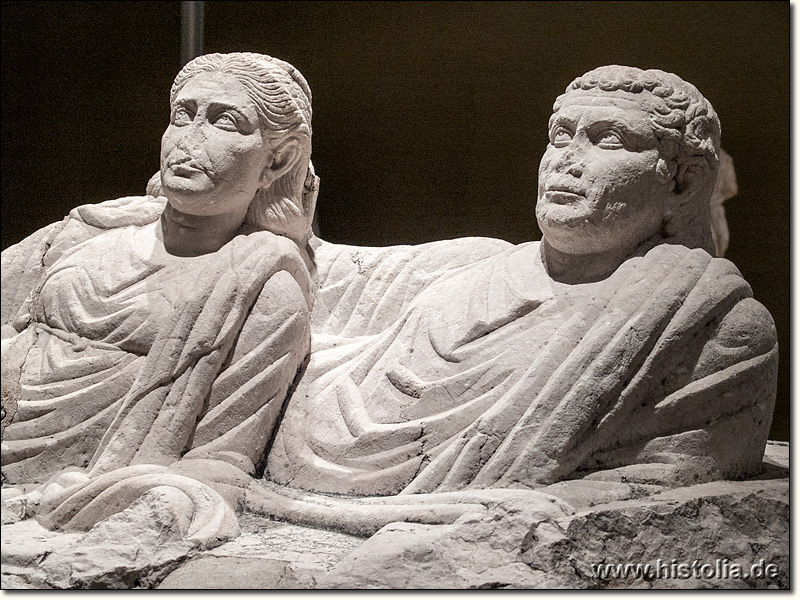Museum von Burdur - Sarkophag-Deckel mit Ehepaar aus Kibyra