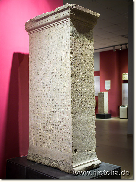 Museum von Fethiye - Stele mit Inschriften in drei verschiedenen Sprachen (Trilinguale) aus Letoon
