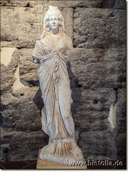 Museum von Hierapolis - Statue einer Isis-Priesterin aus Laodikeia, 2.Jh.n.Chr.