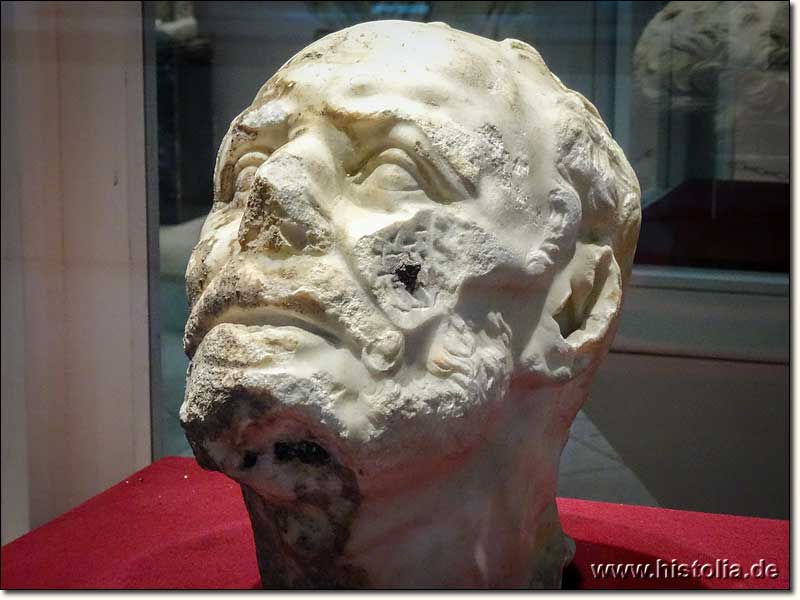 Museum von Yalvac - Kopf einer Marmorstatue aus Antiochia in Pisidien