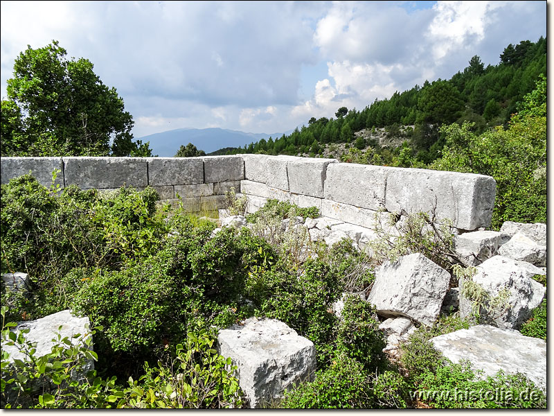 Etenna in Pamphylien - Mauerreste aus dem großen Tempel von Etenna