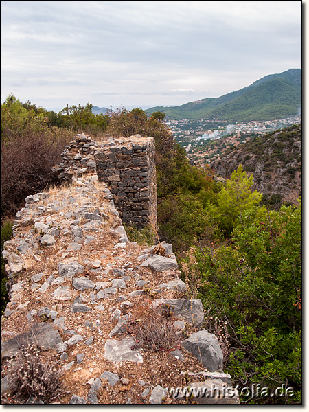 Kizilcasehir-Kalesi in Pamphylien - Blick über die nördliche Befestigungsmauer der Festung