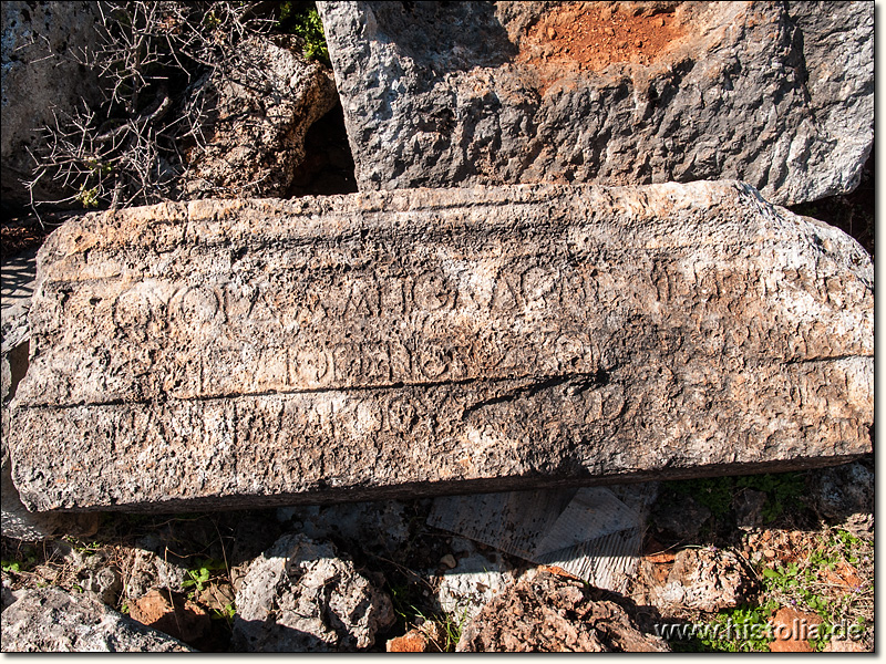 Lyrboton-Kome in Pamphylien - Inschrift aus einem kleinen Tempel im westlichen Stadtgebiet