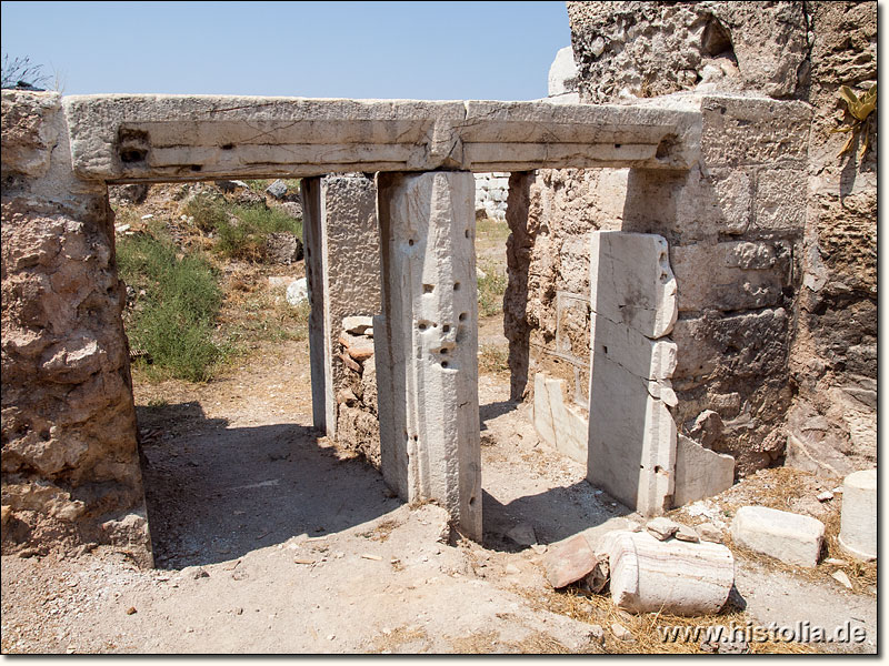 Laodikeia in Phrygien - Eingangstore und Türen in den Ruinen des Zentralbades von Laodikeia