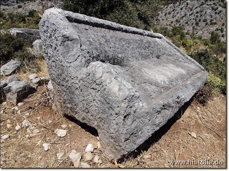 Maximianupolis in Pisidien - Sarkophagdeckel aus des Nekopole im unteren Stadtgebiet von Maximianupolis
