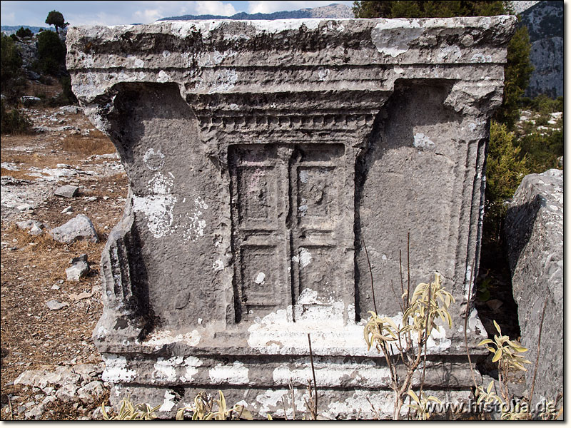 Zorzela in Pisidien - "Hades-Tor" eines Sarkophag in der Nekropole von Zorzela