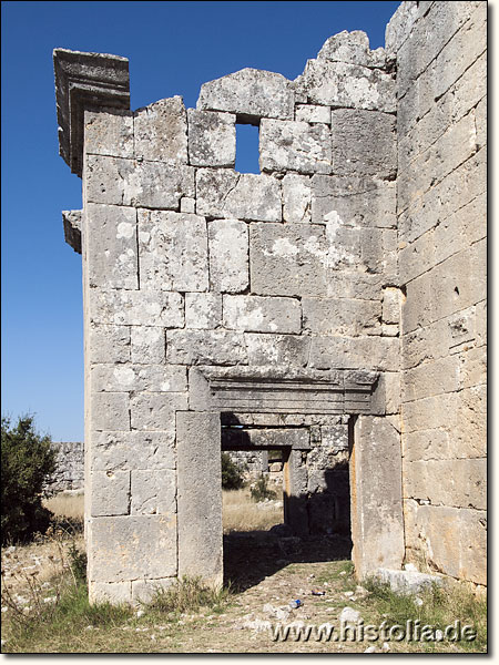 Cambazli in Kilikien - Südlicher Seiteneingang der byzantinischen Kirche von Cambazli