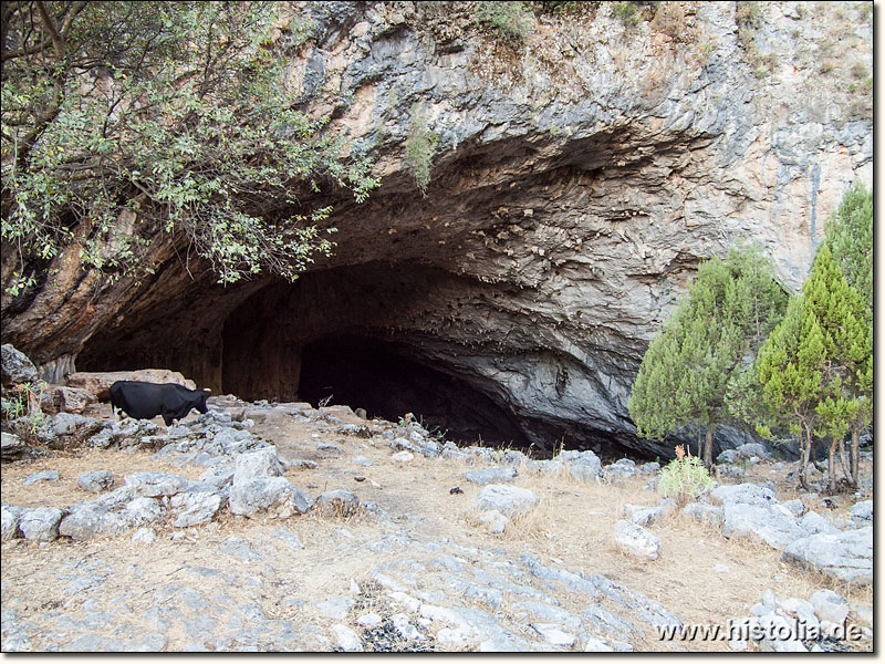 Kocain Magarasi in Pisidien - Eingang zur Höhle 'Kocain Magarasi'