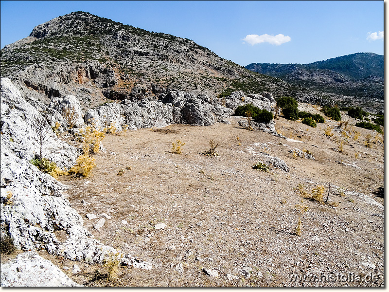 Panemoteichos in Pisidien - Felsräume auf dem Akropolisberg von Panemoteichos