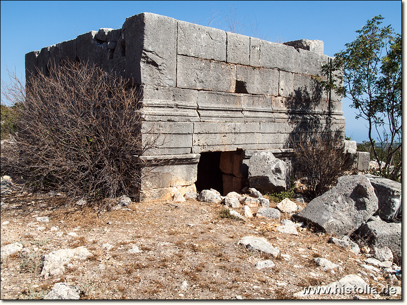 Pasli in Kilikien - Römisch kaiserzeitliches Grabhaus mit Eingang zur Grabkammer